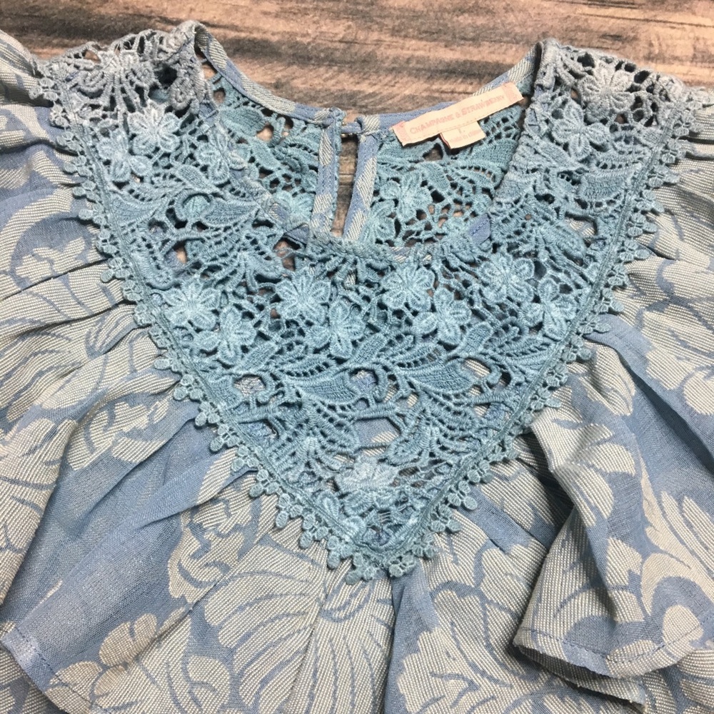 Champagne & Strawberry Ruffle Flutter Crochet - Picture 3 of 8